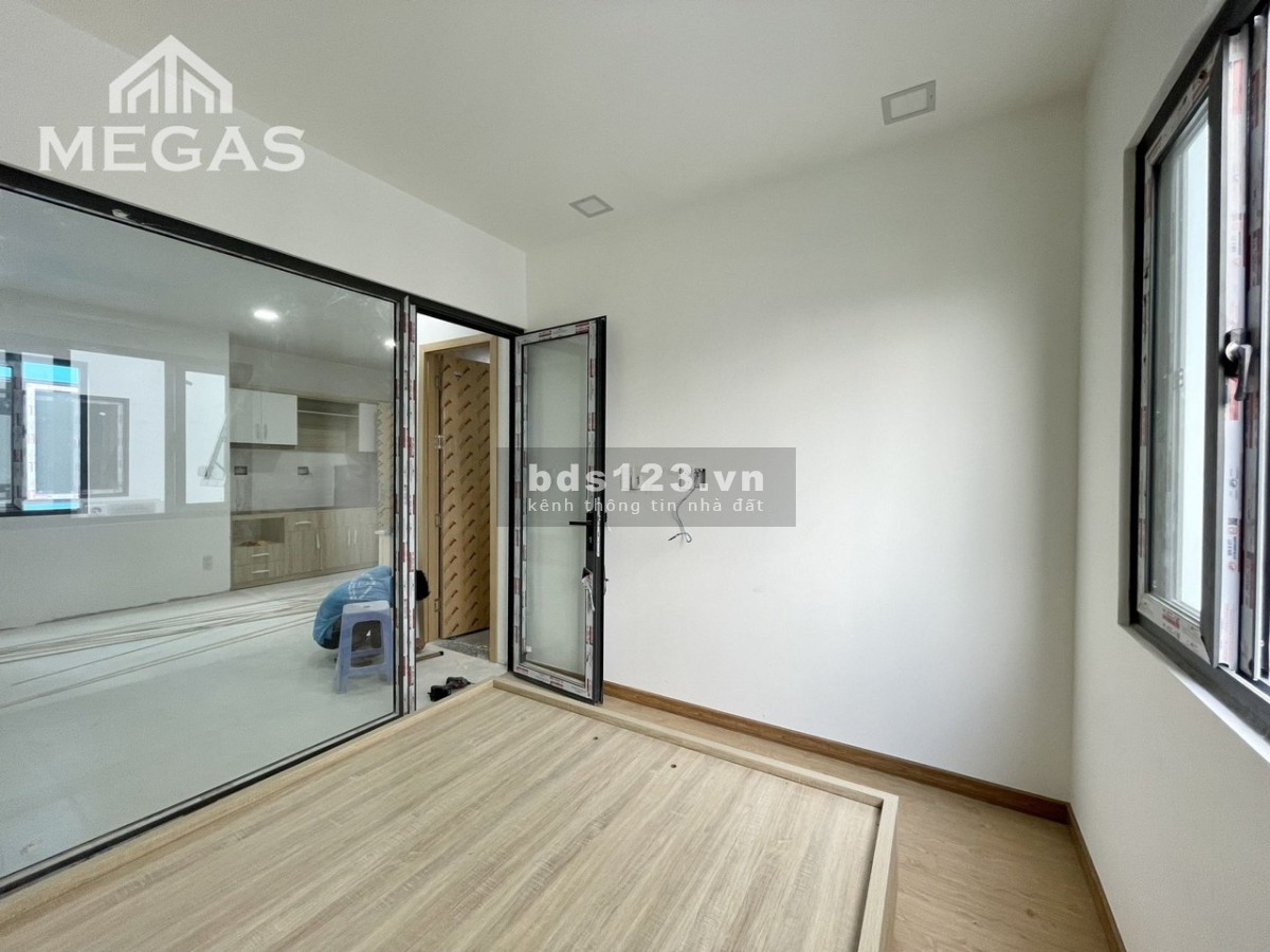 Căn Hộ Dịch Vụ Mới 100% ngay Nguyễn Thái Sơn Dương Quảng Hàm Vincom VLU 3p đi xe