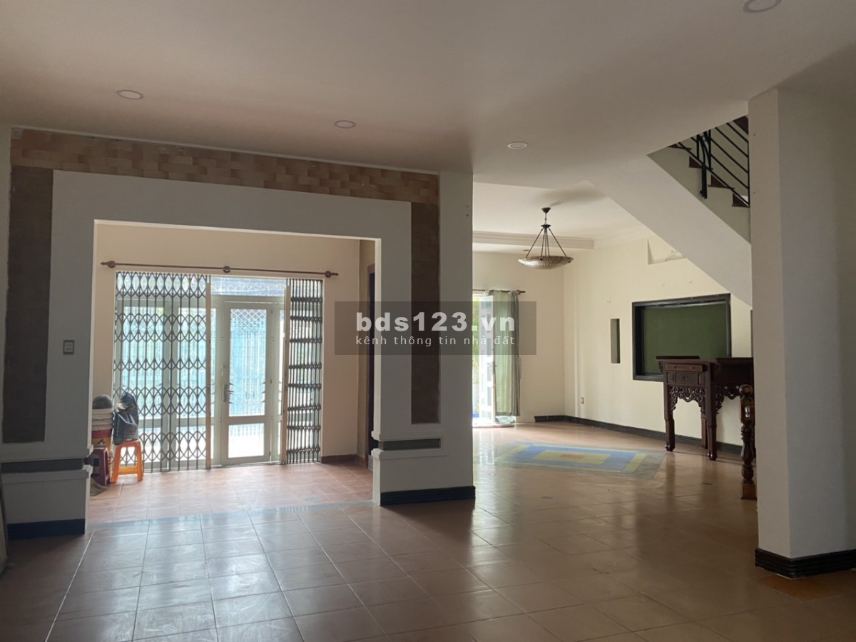 Biệt thự 9x19m (153m2) trệt 3 lầu, Lạc Long Quân, Q11 giảm còn 22 tỷ