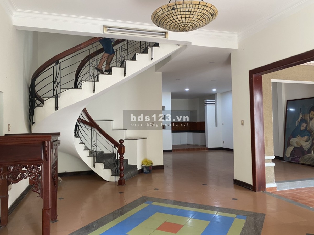 Biệt thự 9x19m (153m2) trệt 3 lầu, Lạc Long Quân, Q11 giảm còn 22 tỷ
