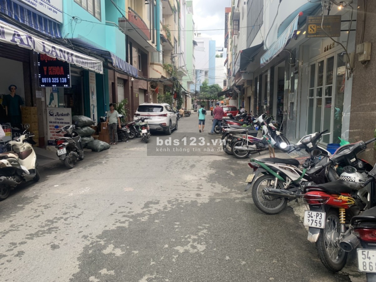 Bán nhà chợ thuốc Nguyễn Giản Thanh, Quận 10, giá 17,5 tỷ đồng