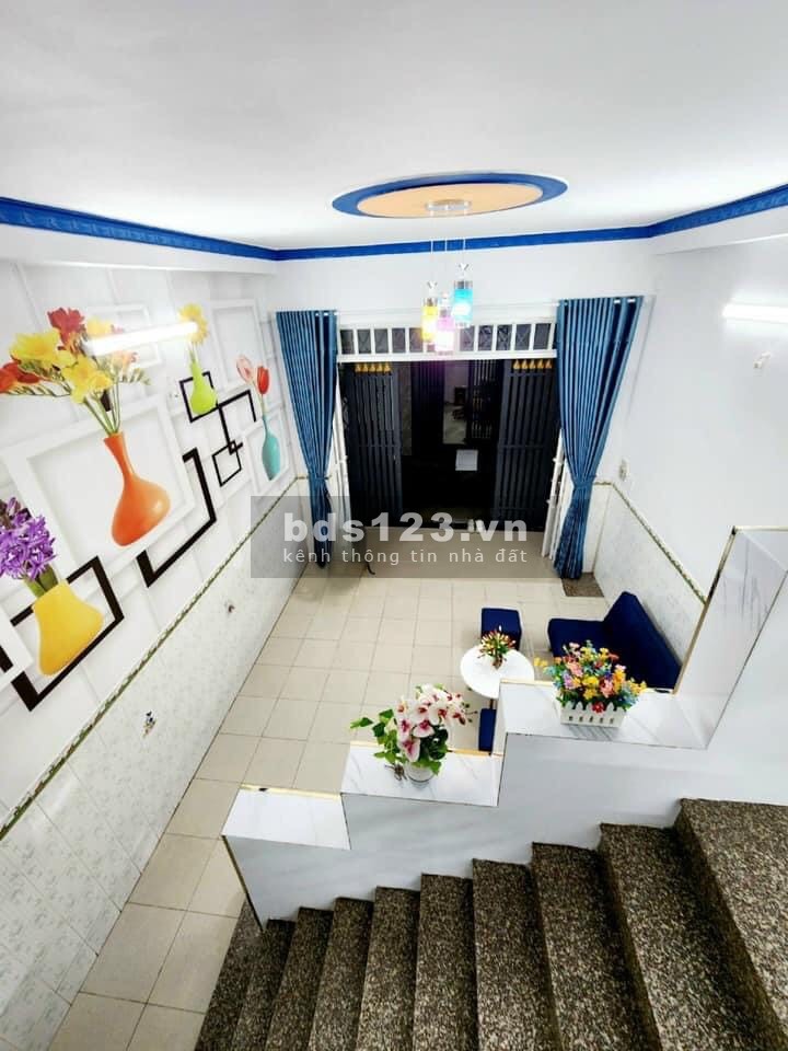 Bán Nhà 1 Sẹc Đường Nguyễn Văn Qúa , Q12, DT 52m2/ Gía 2 Tỷ250tr, SHR.