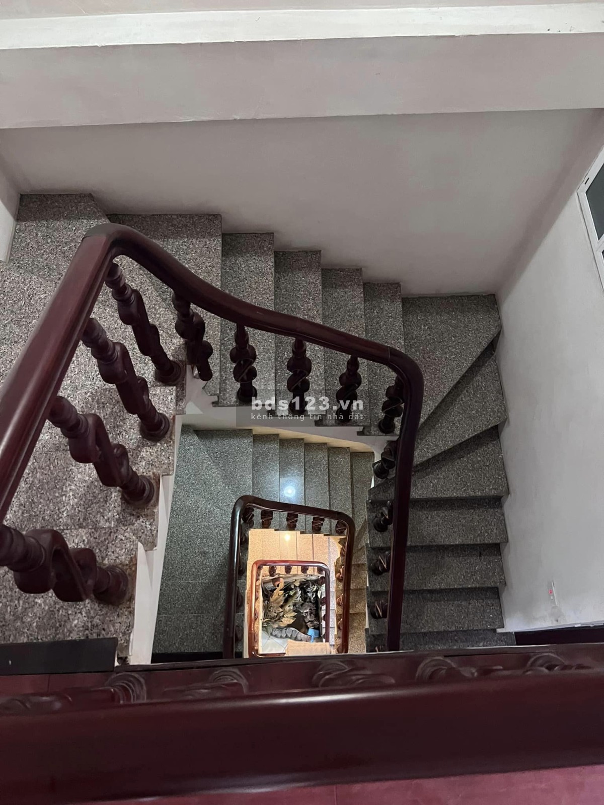 Tôi cần bán gấp nhà diện tích 54m² ô tô đỗ cửa, nhỉnh giá 4 tỷ đồng