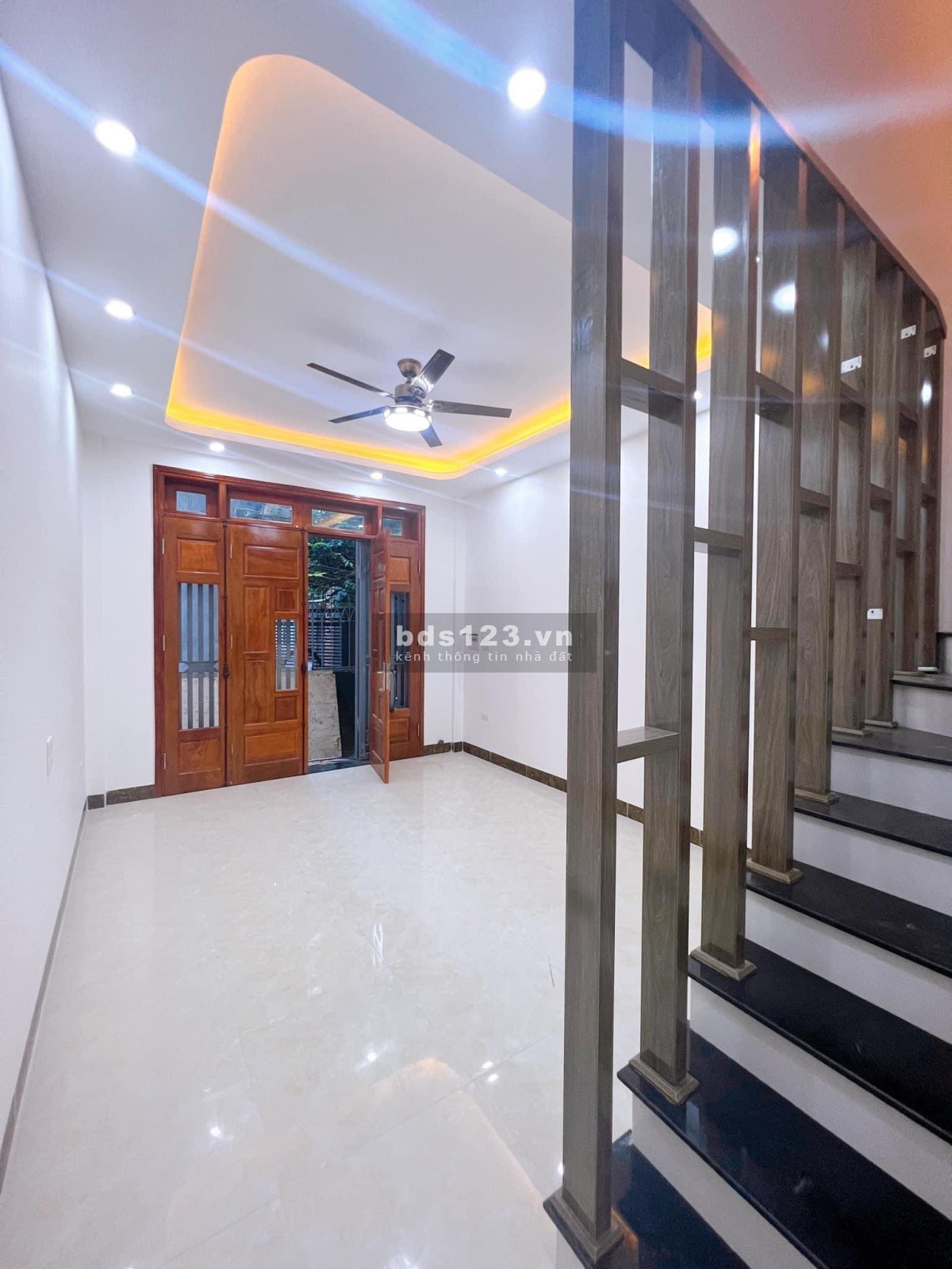 Bán nhà Văn Phú, Lô góc, Ngõ thông tứ phía, DT 37m², giá 4,2 tỷ đồng