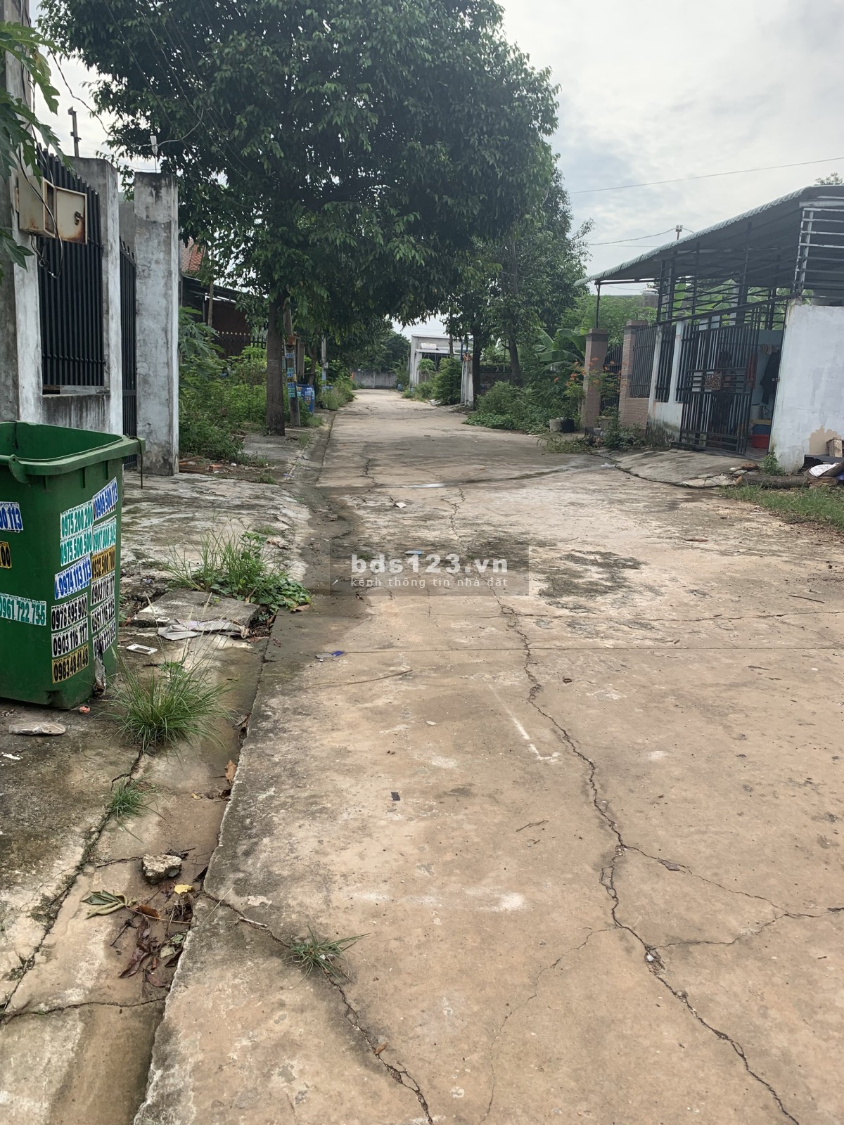 Về quê định cư bán 2 lô đất ở KCN - Bến Cát - Bình Dương, vị trí đẹp, tiện kinh doanh buôn bán