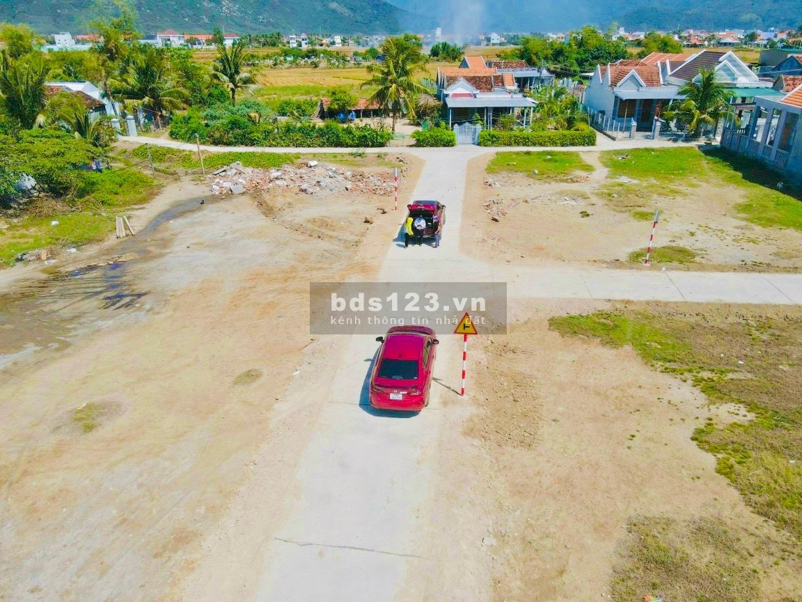 Cần bán lô đất đẹp cách biển chỉ 50 m Xuân Vinh Vạn Hưng Vạn Ninh khu dân cư