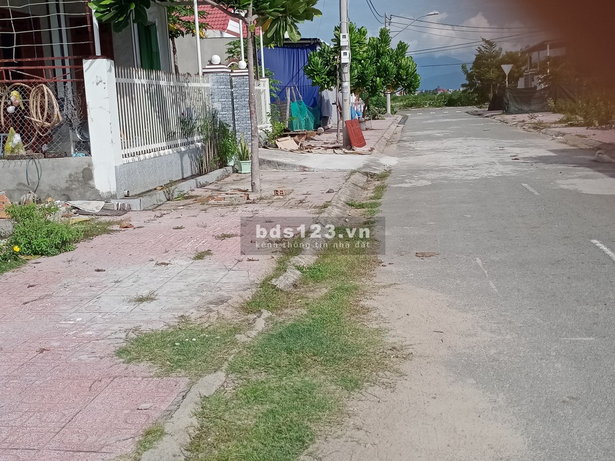 Cần bán lô đất đẹp cách biển chỉ 50 m Xuân Vinh Vạn Hưng Vạn Ninh khu dân cư