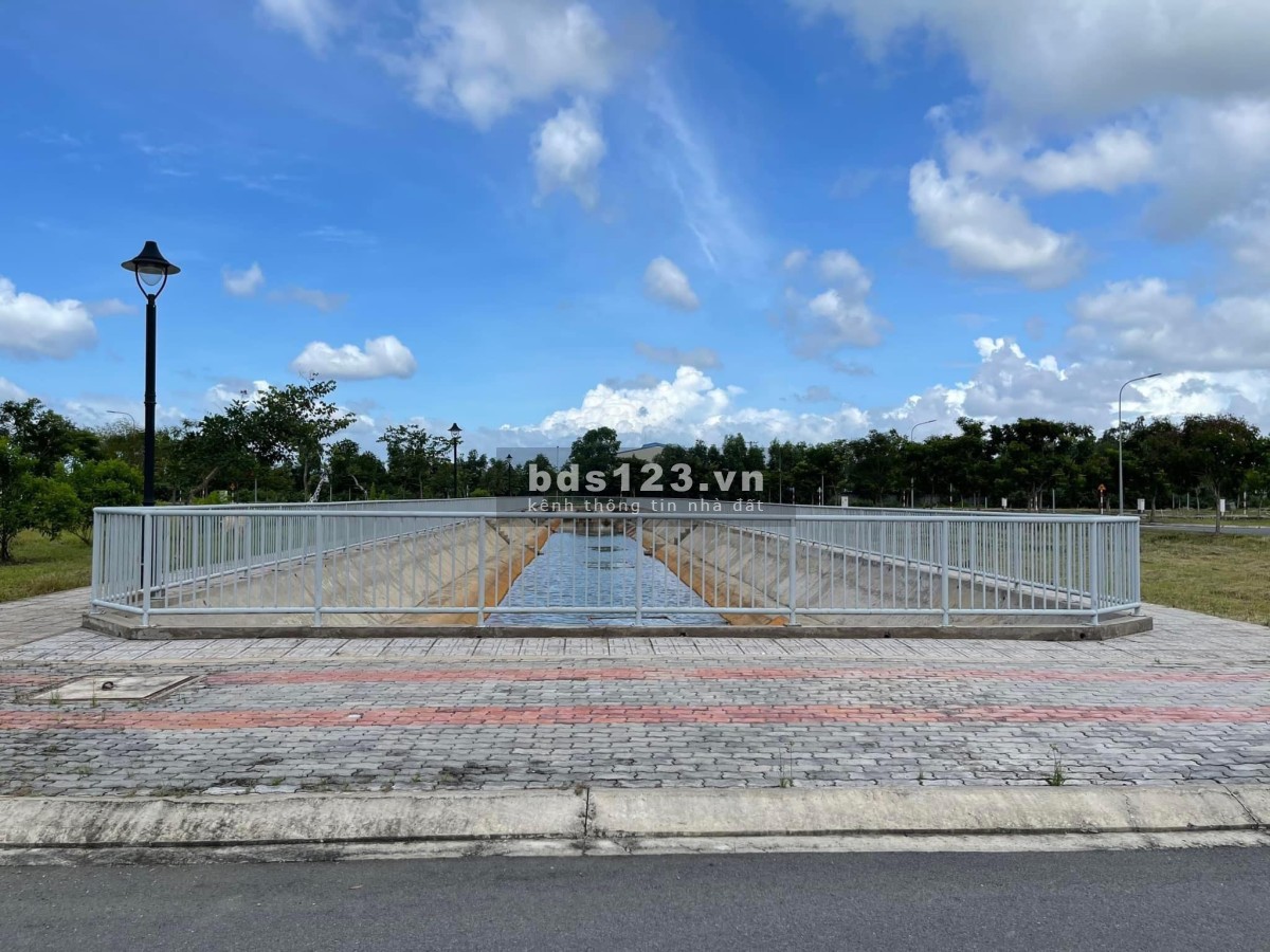 Chính chủ bán lô E44 Lago Centro, giá tốt, làm việc trực tiếp.