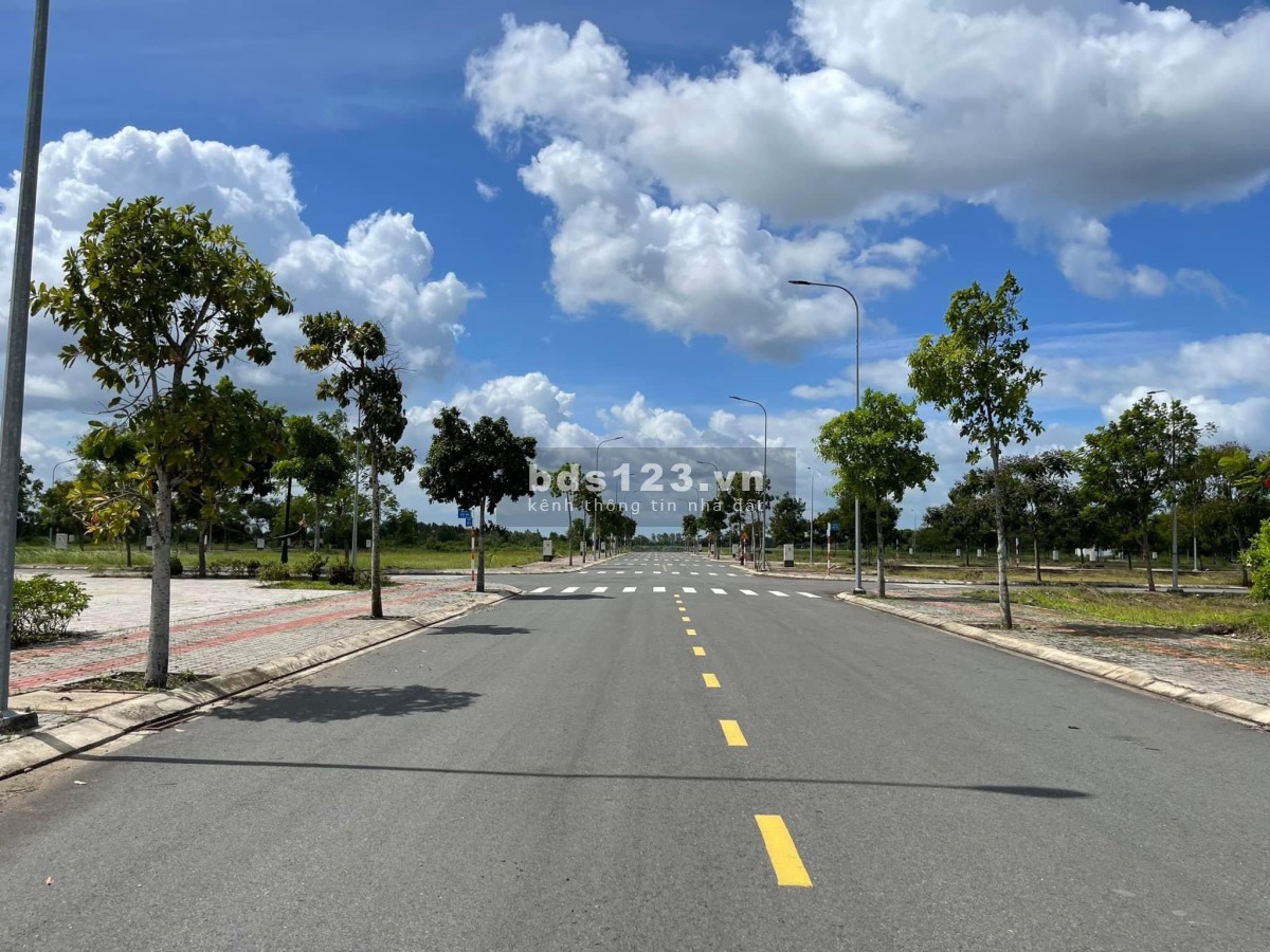 Chính chủ bán lô E44 Lago Centro, giá tốt, làm việc trực tiếp.