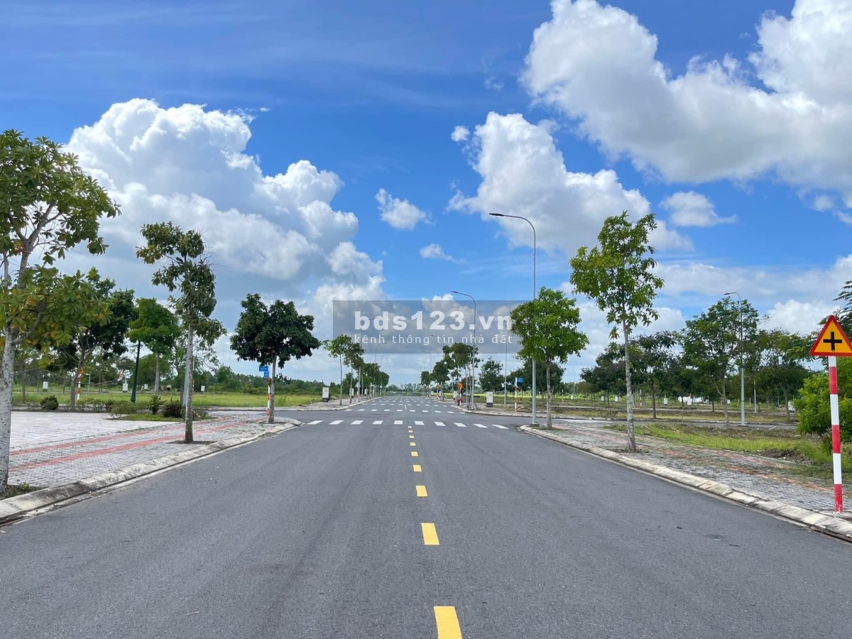 Chính chủ bán lô E44 Lago Centro, giá tốt, làm việc trực tiếp.