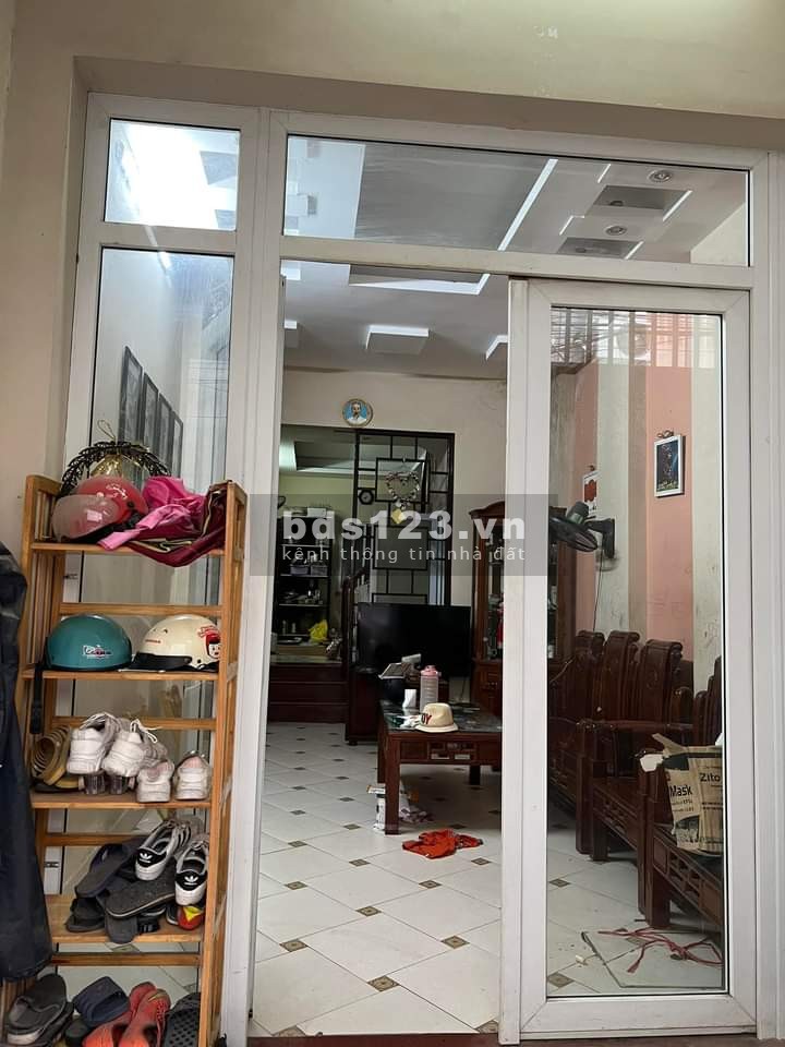 Bán nhà Trung Kính, gần phố khu cực hiếm nhà, giá tốt, đúc kiên cố