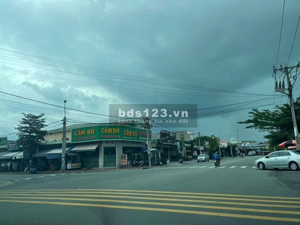 Chủ ngộp bán gấp lô đất đường XC9A trung tâm MP2 đường nhựa 16m giá 1 tỷ 9 DT: 120m2 full thổ