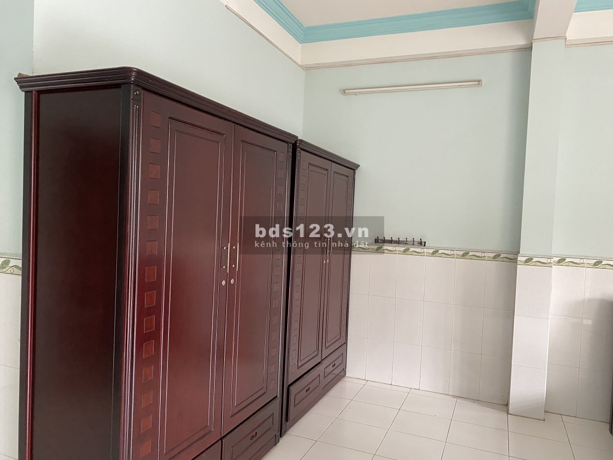 Cho thuê nhà nguyên căn 1 trệt, 2 lầu, sân thượng. 6x20m