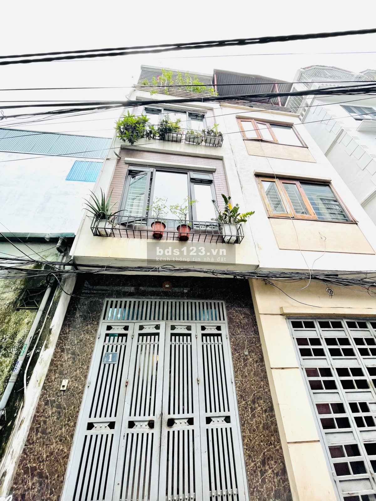 Bán nhà đẹp ở ngay, Vĩnh Tuy, Hai Bà Trưng, DT 36m² x 5 tầng, giá chỉ 3,3 tỷ