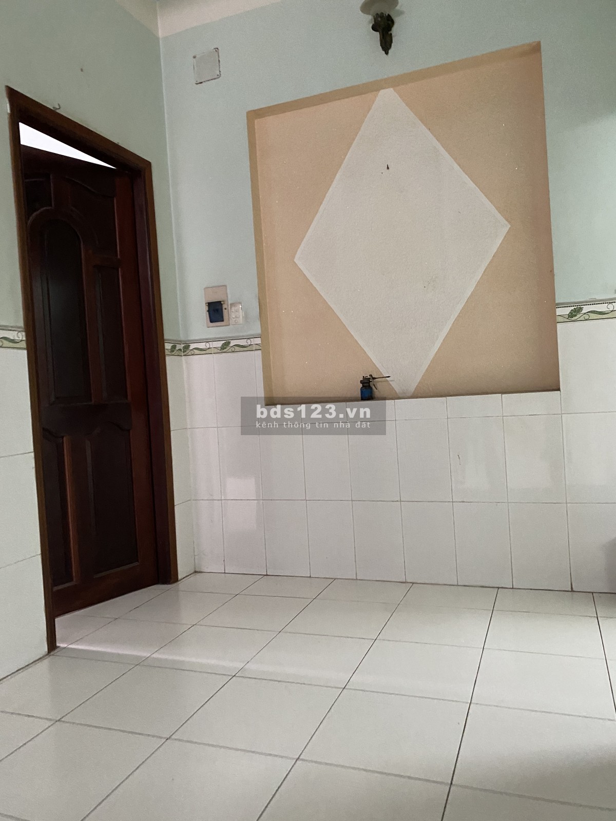 Cho thuê nhà nguyên căn 1 trệt, 2 lầu, sân thượng. 6x20m