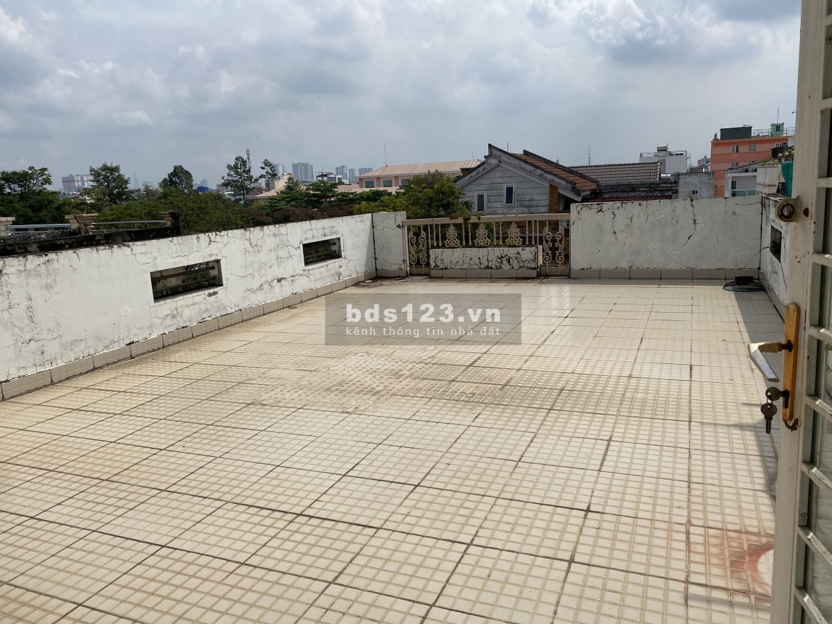 Cho thuê nhà nguyên căn 1 trệt, 2 lầu, sân thượng. 6x20m