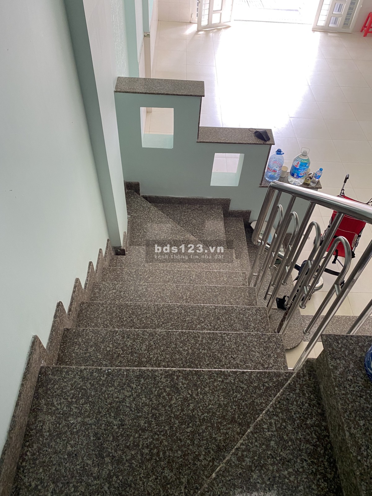 Cho thuê nhà nguyên căn 1 trệt, 2 lầu, sân thượng. 6x20m