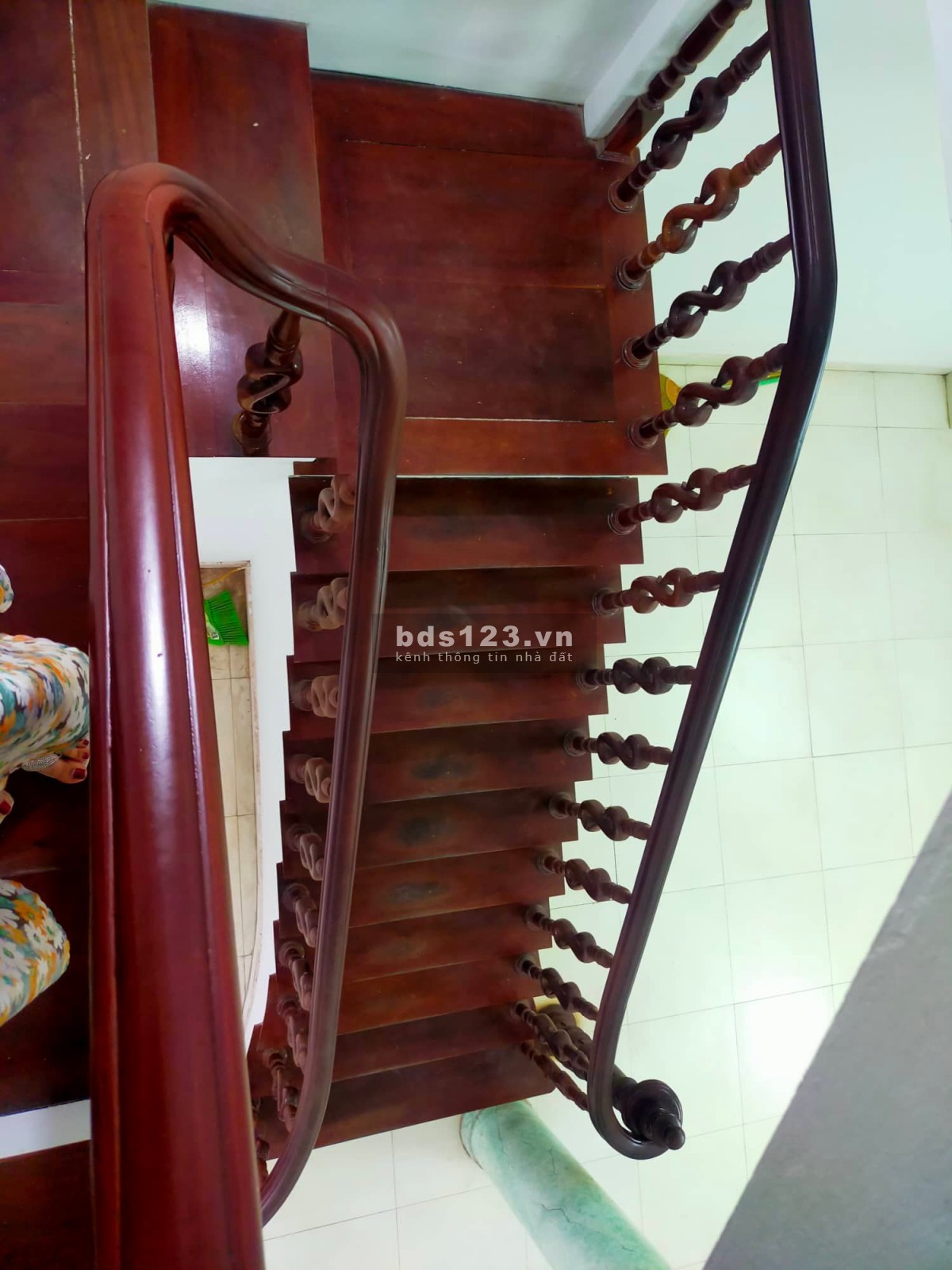 Tôi chính chủ bán nhà ngõ 210 Nghi Tam ngõ thông rộng DT 63m² x 4 tầng, MT 7m, miễn trung gian