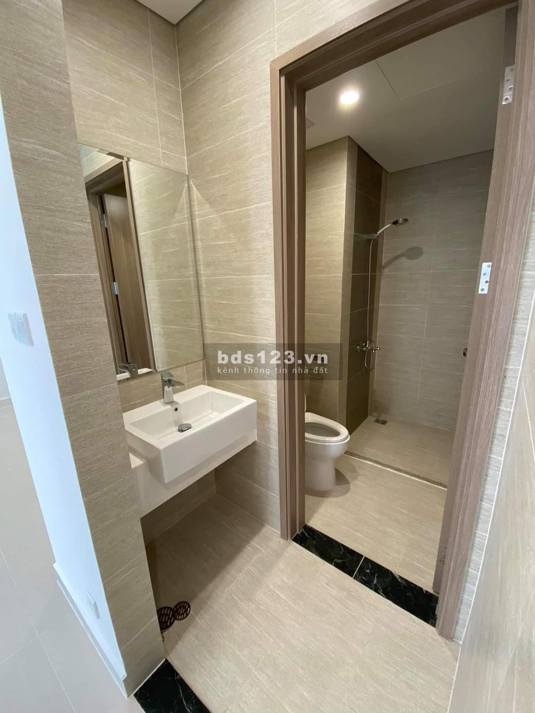 Cần bán gấp 2PN, 1VS, dtsd 60m2 giá 1.55 tỷ tại Vinhomes Ocean Park