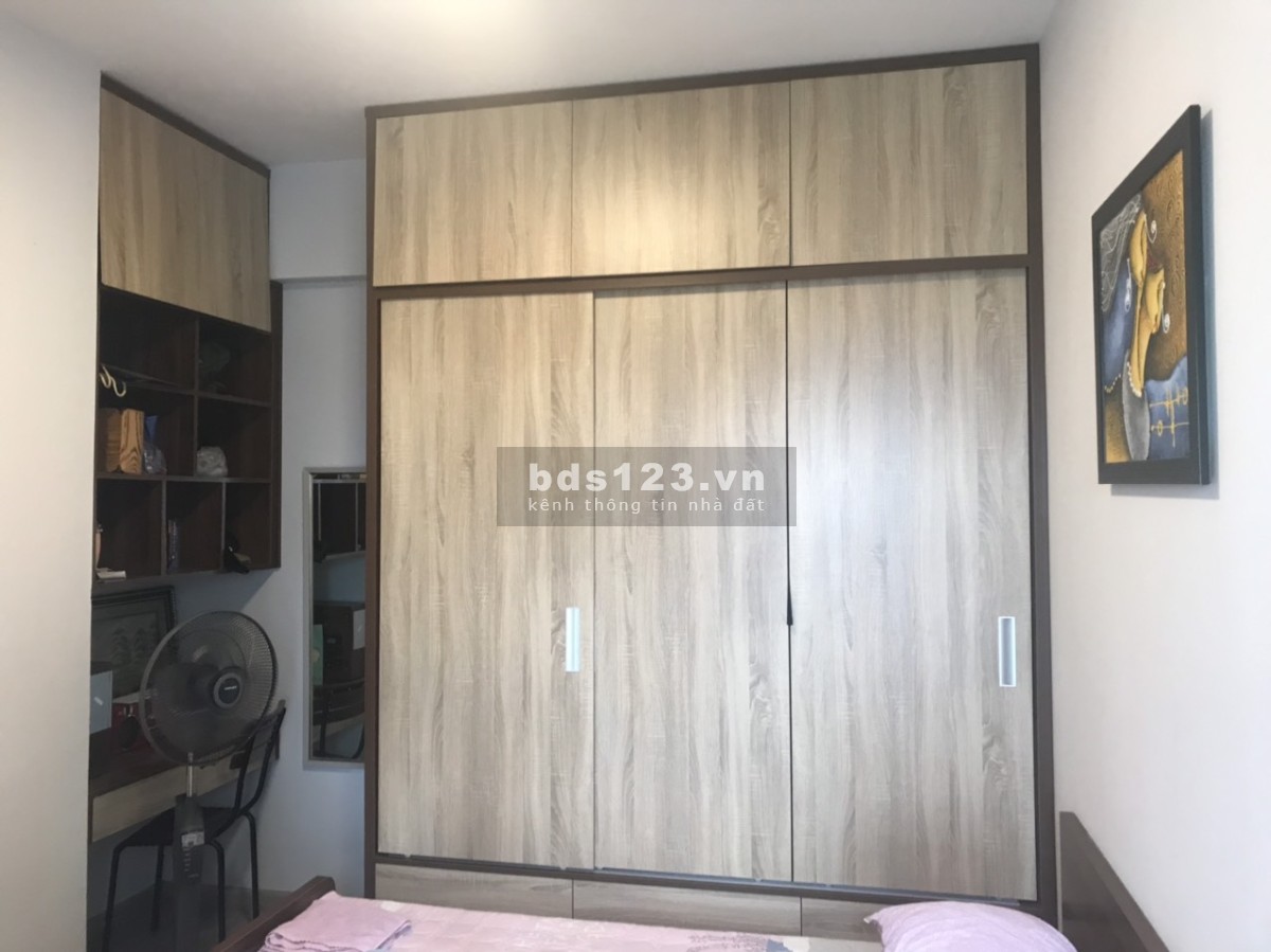 Cần bán căn hộ căn 58m, 2NG 1VS, Tại Ecopark, giá 2ty350 BP đủ đồ. LH 0964 109 408