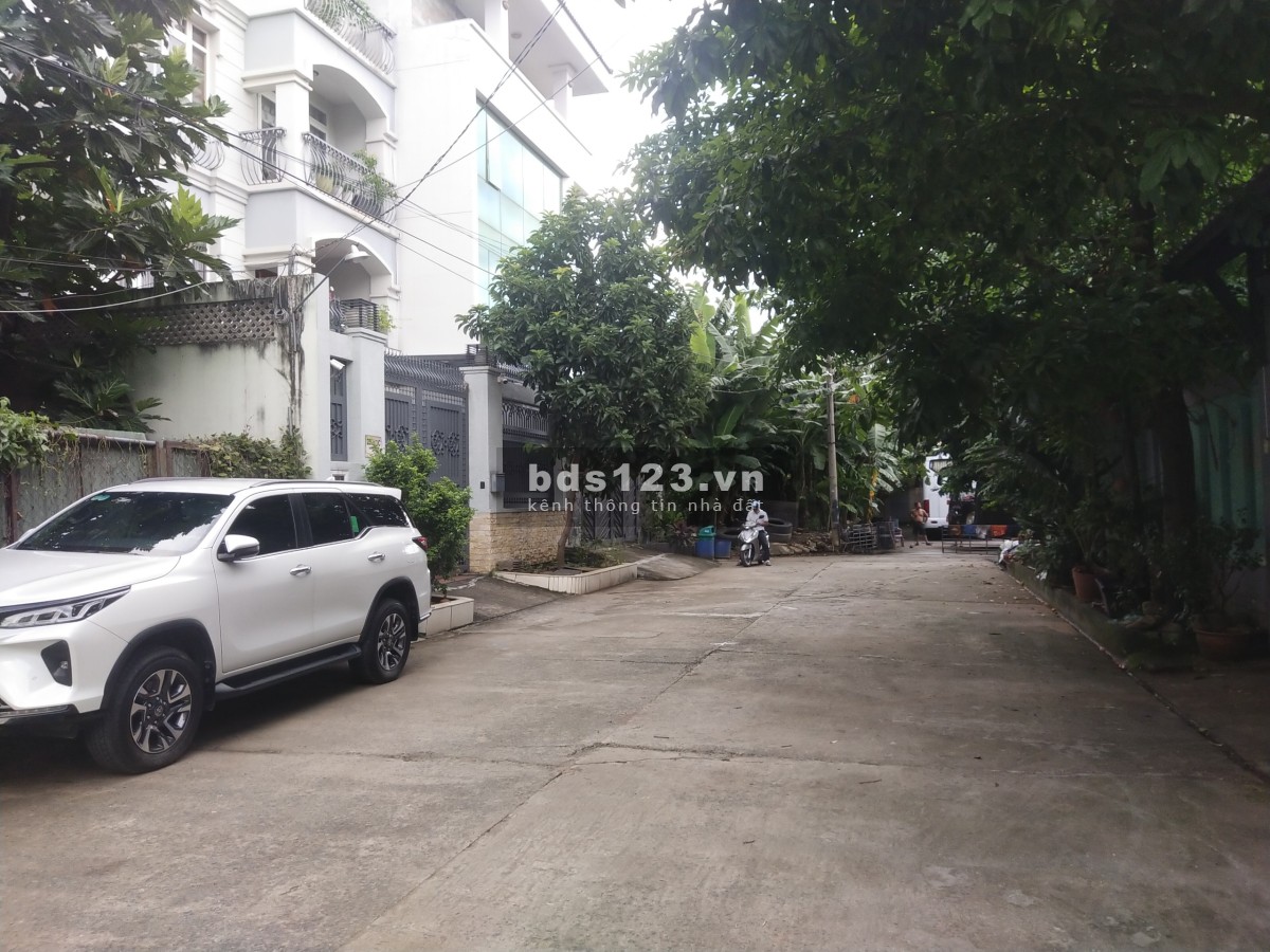 Bán biệt thự cực đẹp chủ ở lâu đời hẻm ô tô Compound An Ninh, đường Xuân Thuỷ