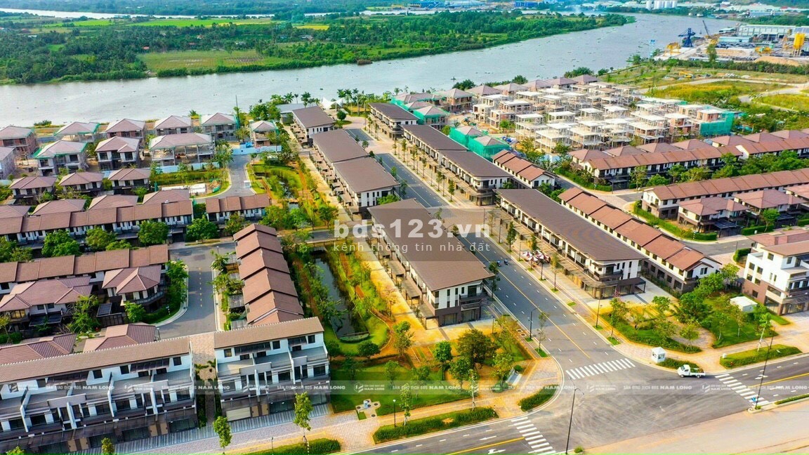 Bán nhà phố hướng Tây Bắc, giá rẻ giá bán 3,67 tỷ khu dân cư đông đúc