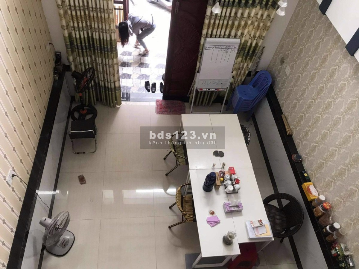 Bán nhà mặt tiền kinh doanh Đồng Đen, Bàu Cát, 5 tầng giá bán chỉ 8,2 tỷ