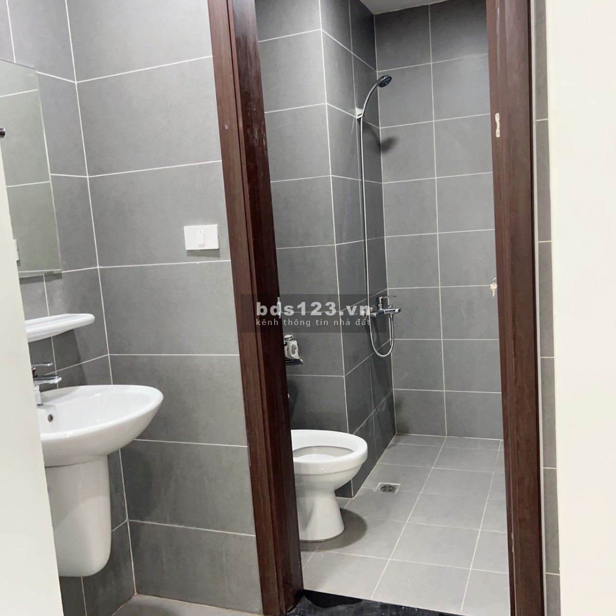 Cho thuê chung cư VCI Vĩnh Yên, tầng 20, tòa B. Có 2 PN + 1 VS
