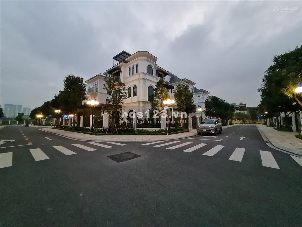 Bán biệt thự đơn lập Vinhomes Green Villas Nam Từ Liêm dt 235m2, giá ưu đãi
