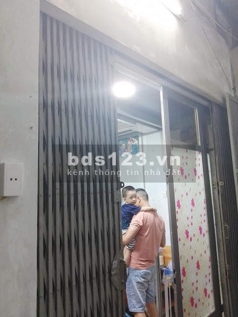 Chưa tới 2 tỷ có nhà riêng gần 30m² x 1,5 tầng, 2 mặt thoáng, thị trấn Đống Đa