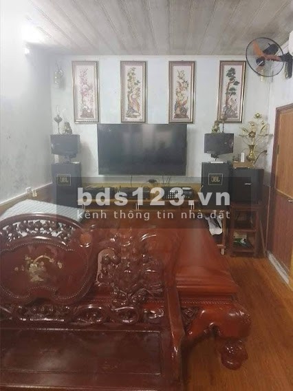 Chưa tới 2 tỷ có nhà riêng gần 30m² x 1,5 tầng, 2 mặt thoáng, thị trấn Đống Đa