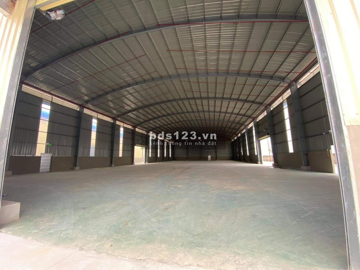Cho thuê kho 13.000m2 Nguyễn Hữu Trí, Bến Lức, Long An giá tốt