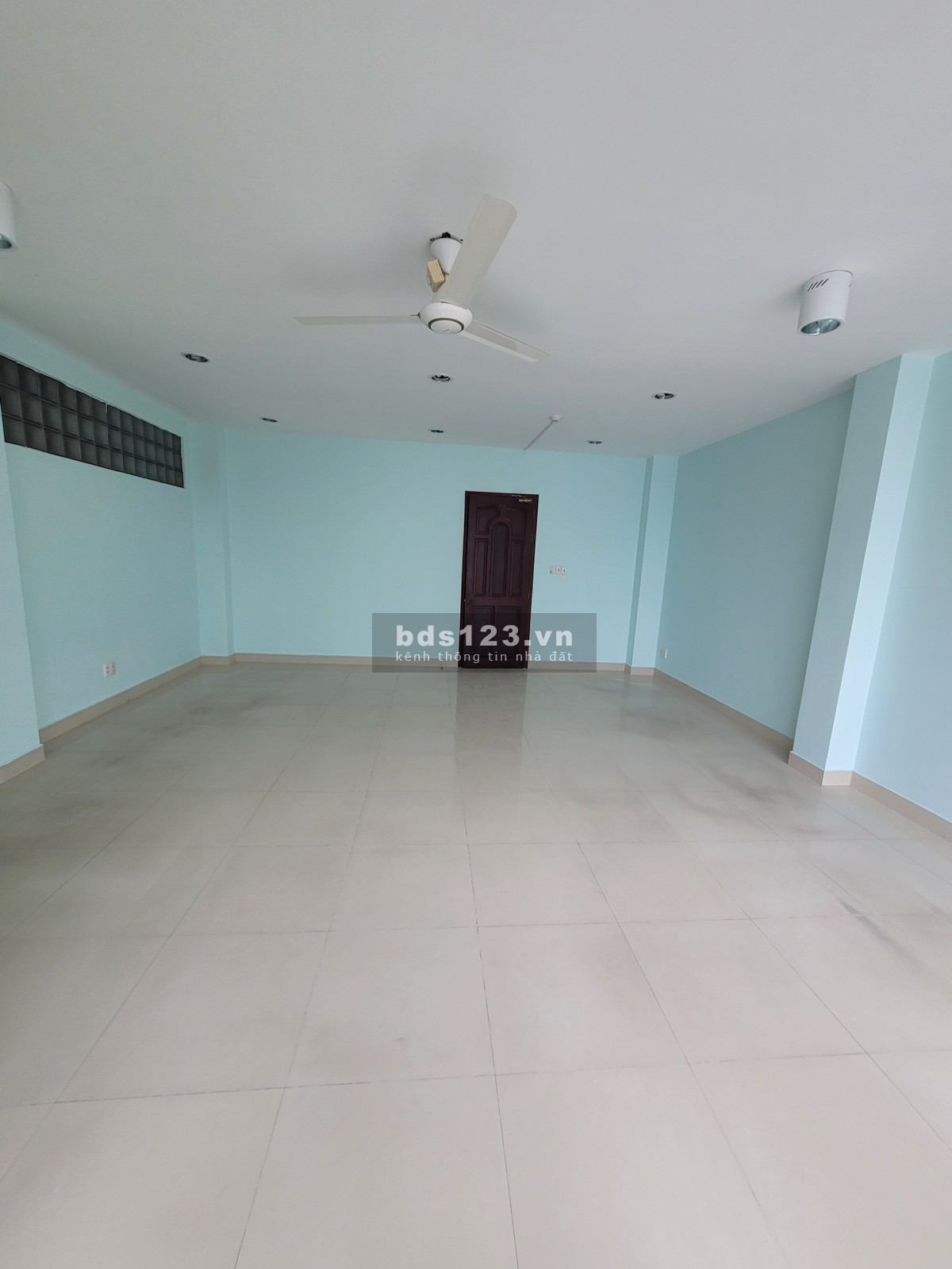 Văn Phòng kho hàng cách sân bay 1km tiện ích đầy đủ, liên hệ 0333366201