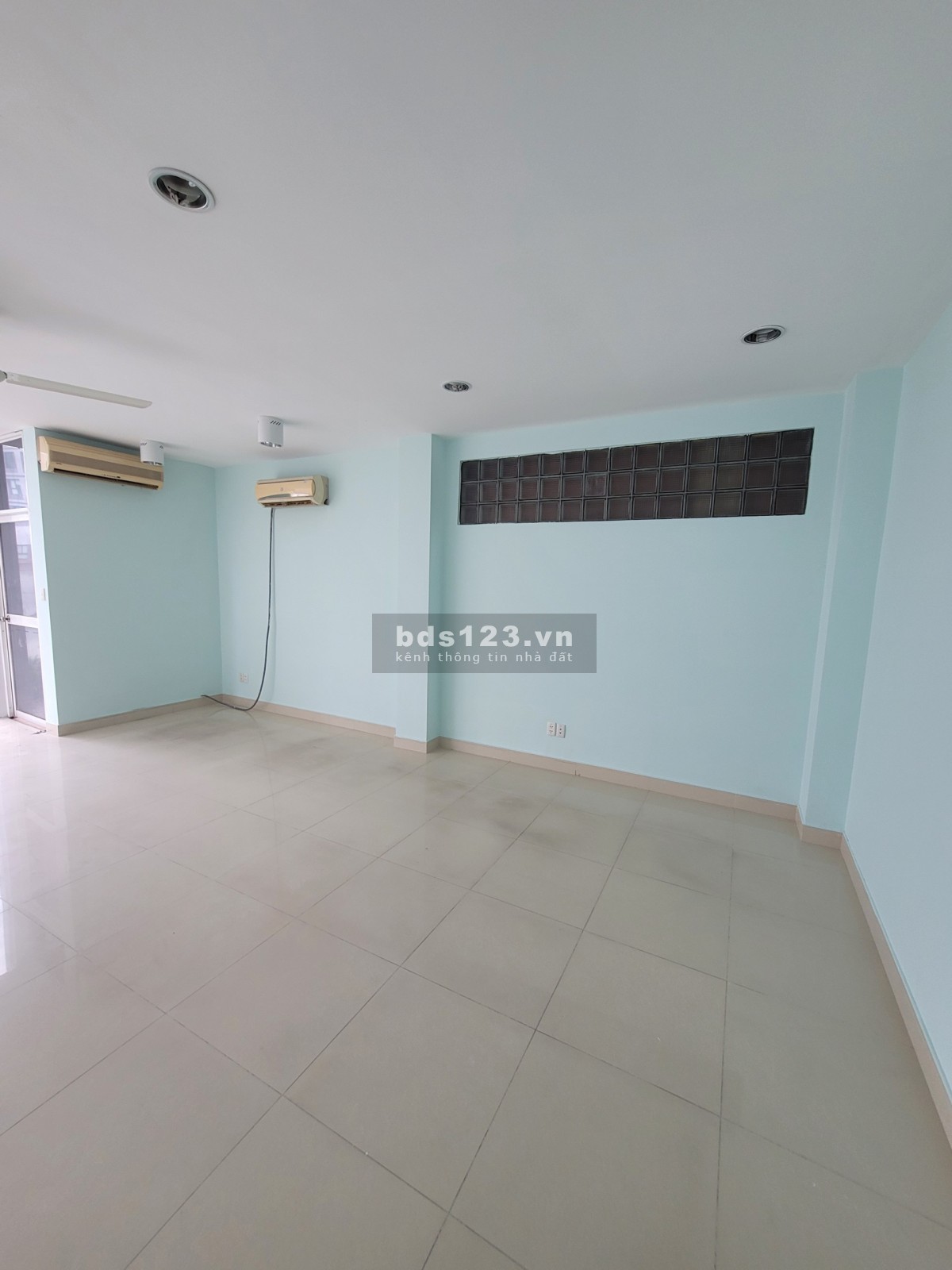 Văn Phòng kho hàng cách sân bay 1km tiện ích đầy đủ, liên hệ 0333366201