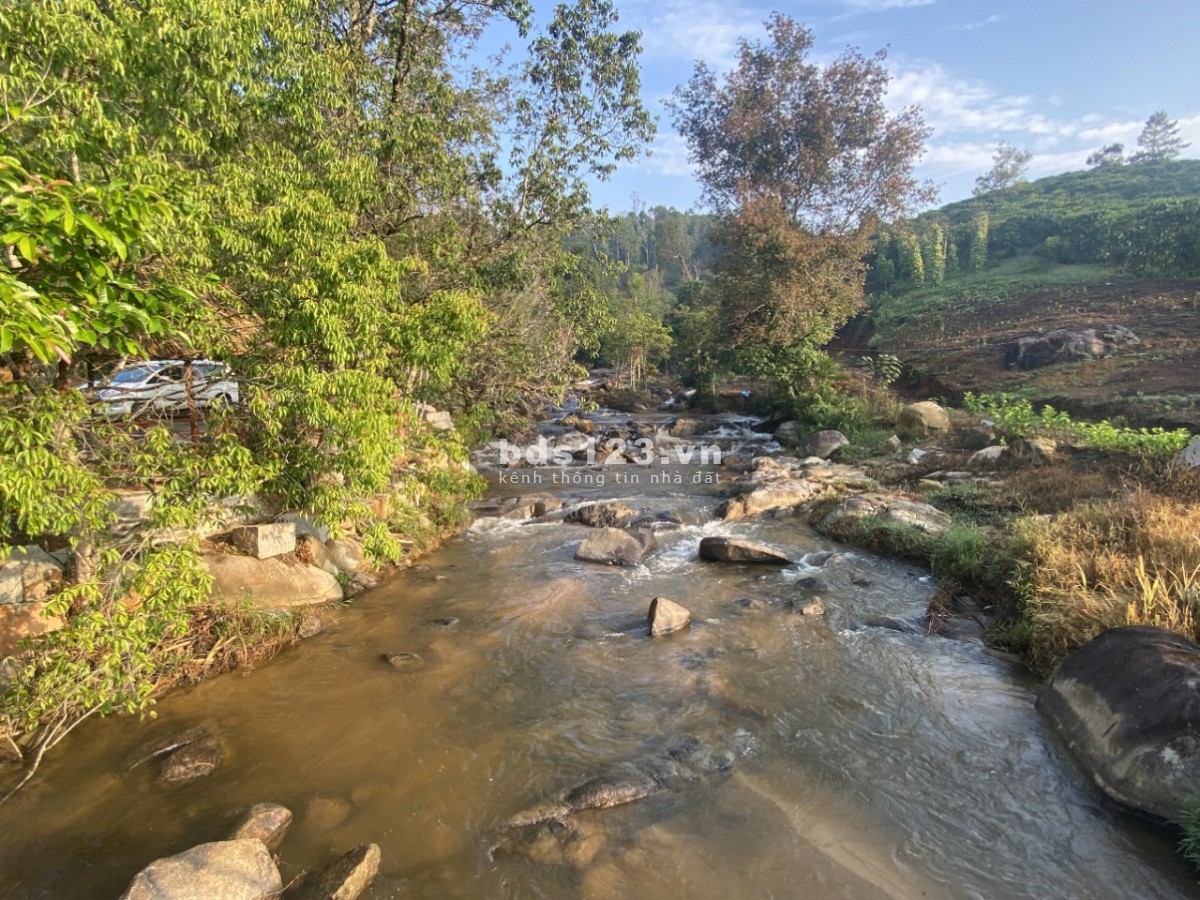 Bán lô đất view suối trực diện rộng 8m pháp lý rõ ràng