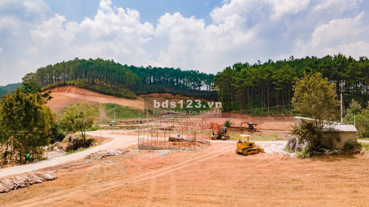 Bán lô đất view suối trực diện rộng 8m pháp lý rõ ràng