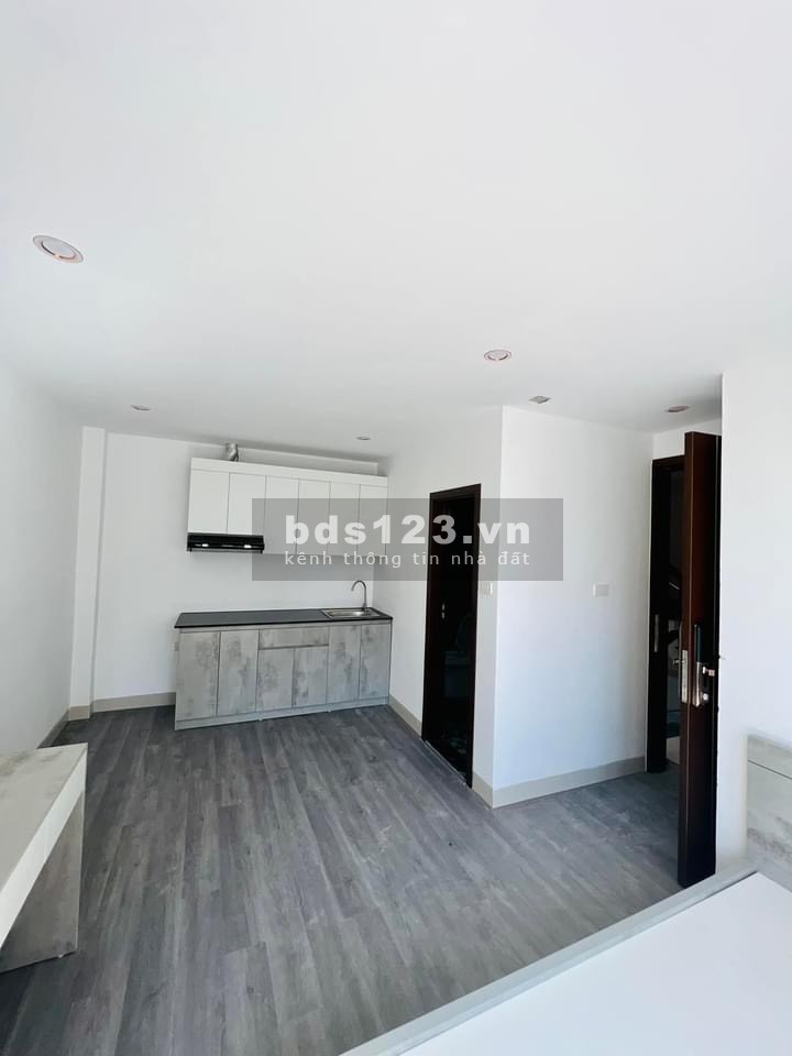 Dòng tiền. MP Quan Nhân, 9 tầng thang máy mới tinh, 94m2, MT 5,6m, dtsd 1,7 tỷ