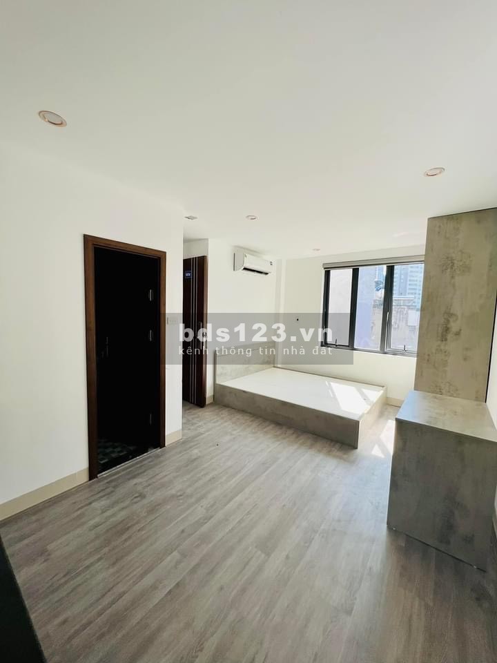 Dòng tiền. MP Quan Nhân, 9 tầng thang máy mới tinh, 94m2, MT 5,6m, dtsd 1,7 tỷ
