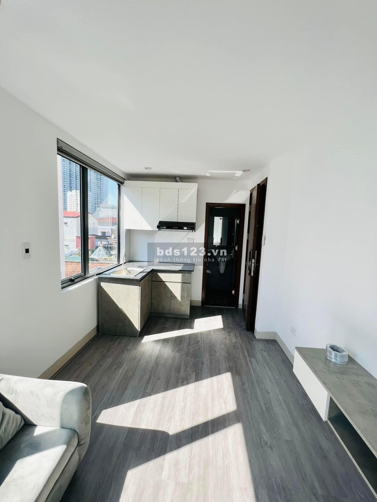 Dòng tiền. MP Quan Nhân, 9 tầng thang máy mới tinh, 94m2, MT 5,6m, dtsd 1,7 tỷ