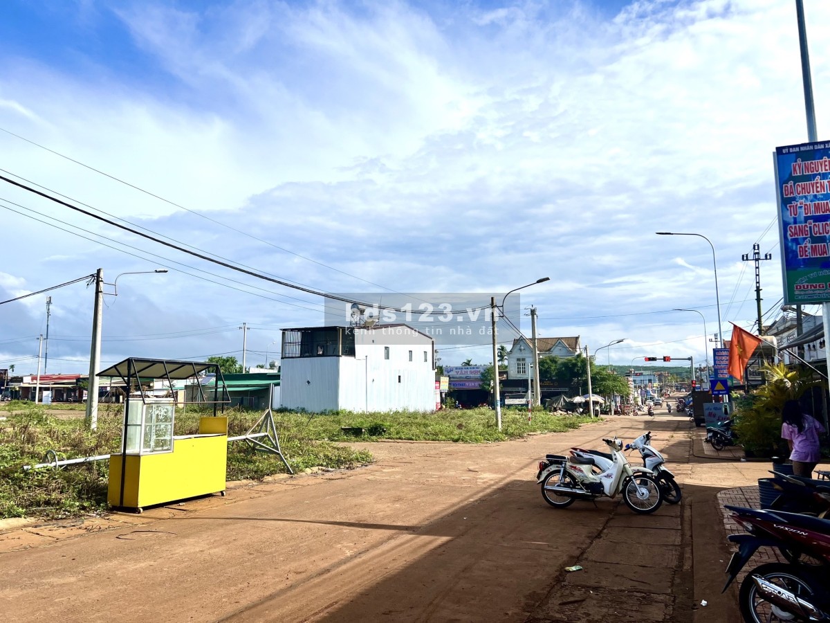 Cần bán 2 lô liền kề ngay chợ Phú Lộc Krong Năng - tiện kinh doanh