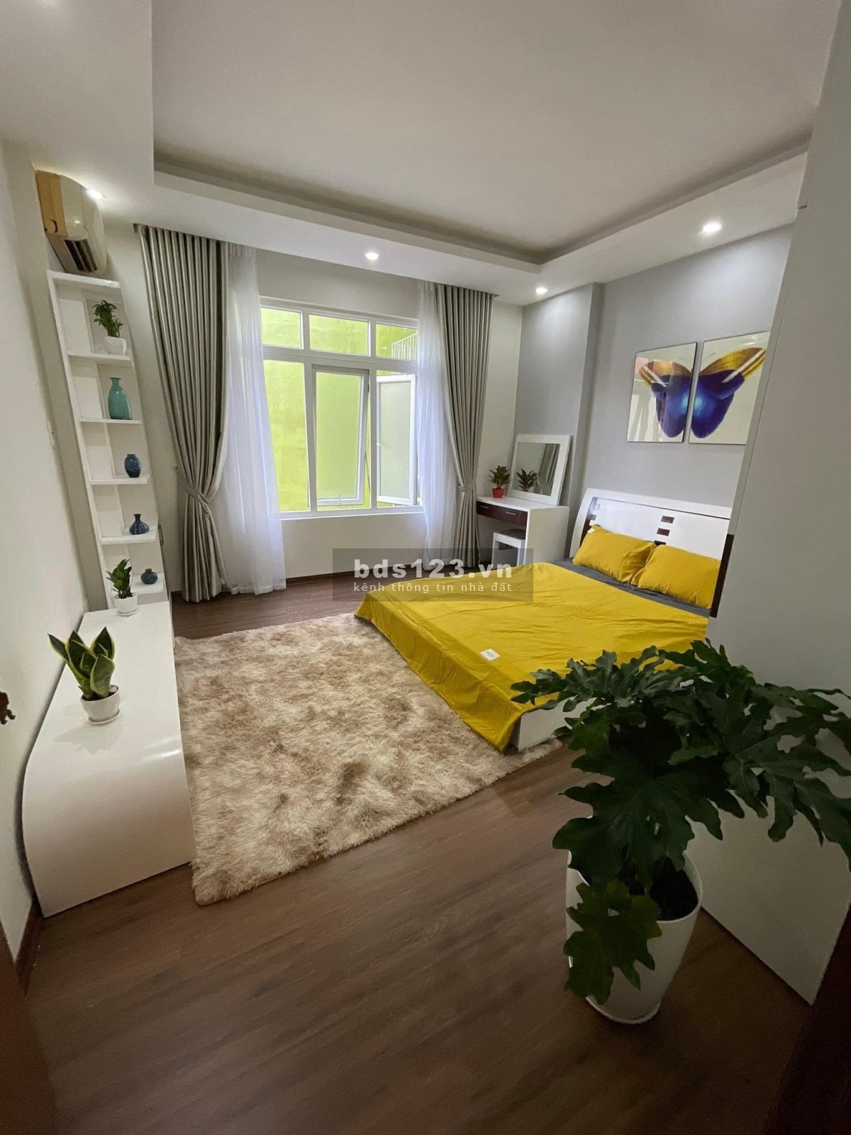 Bán nhà đẹp phố Trương Định, ngõ thông, bãi gửi oto cách 20m, DT 36m² x 5 tầng, giá 4,3 tỷ