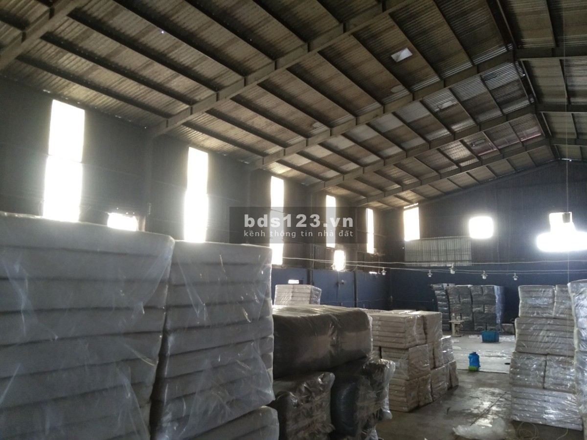 Bán xưởng dtsd 1200m2 mặt tiền đường Thanh Niên, xã Phạm Văn Hai, Bình Chánh, TP.HCM