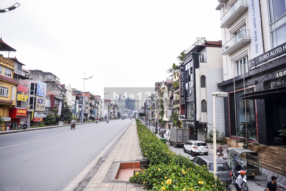 Bán nhà mặt phố Nghi Tàm, DT 156m², MT 5m, giá 26,5 tỷ đồng