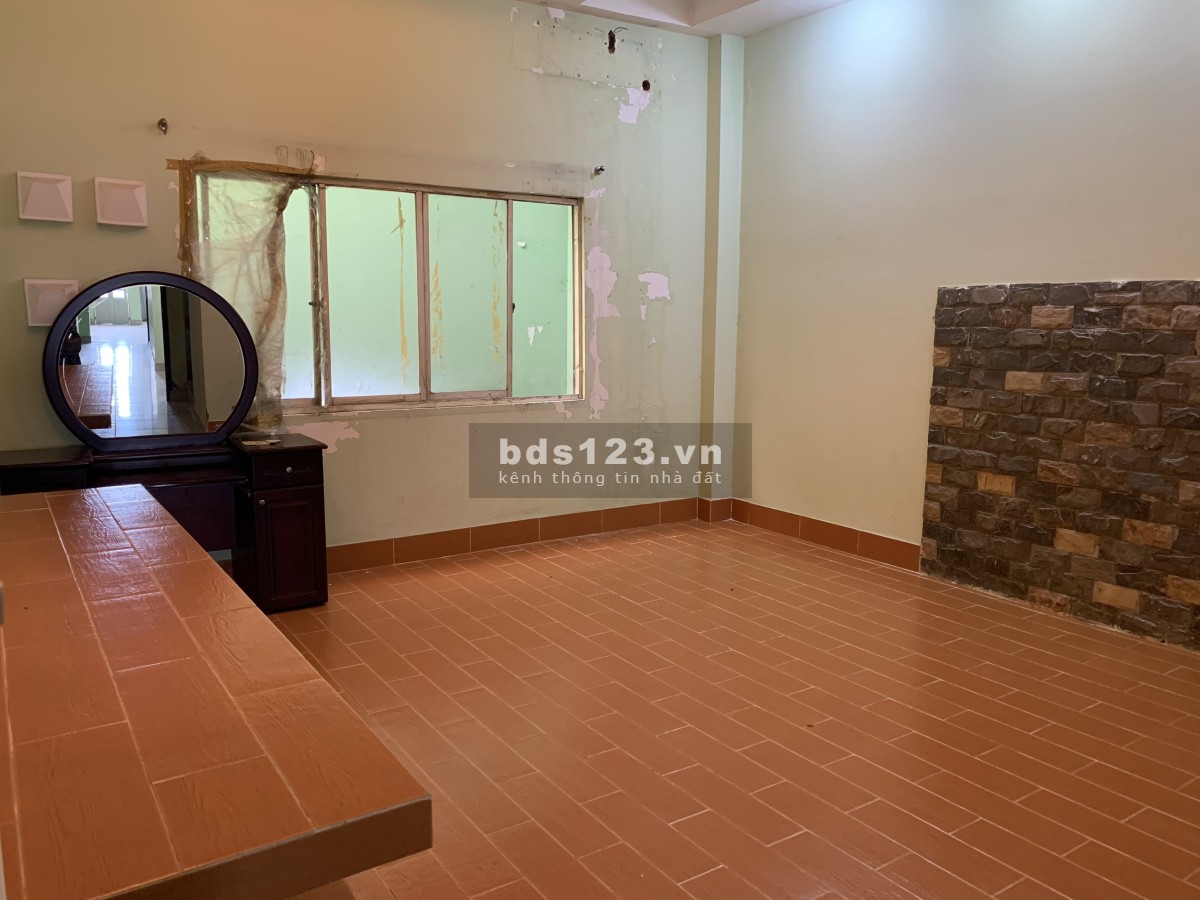 Chính chủ mặt tiền xe tải Bùi Tư Toàn Quận Bình Tân, DT 136m²