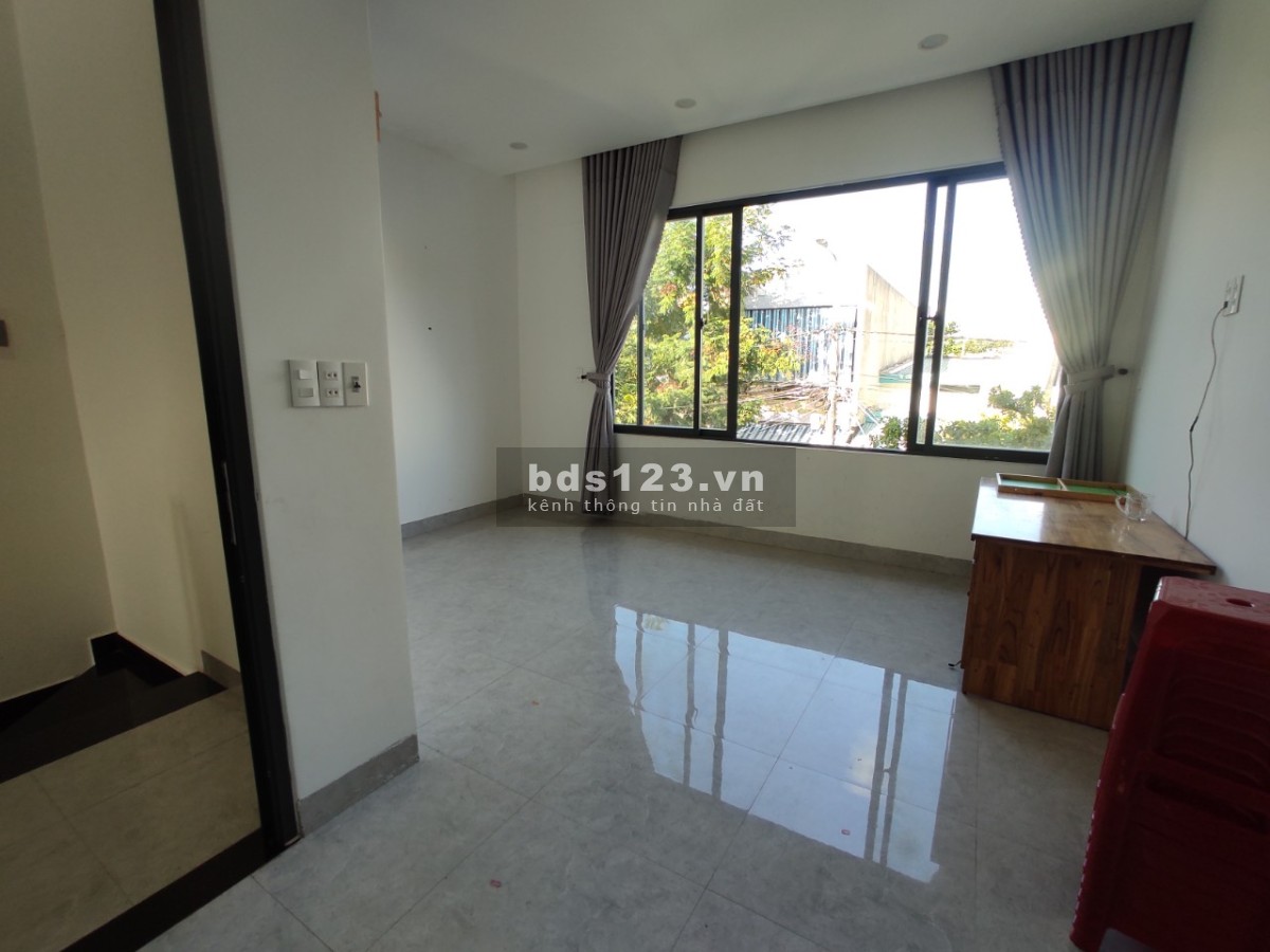 Siêu Phẩm! Bán nhà phố 3 tầng đường 7m5 ngay trung tâm Khuê Trung Cẩm lệ. Lh ngay 0947984998