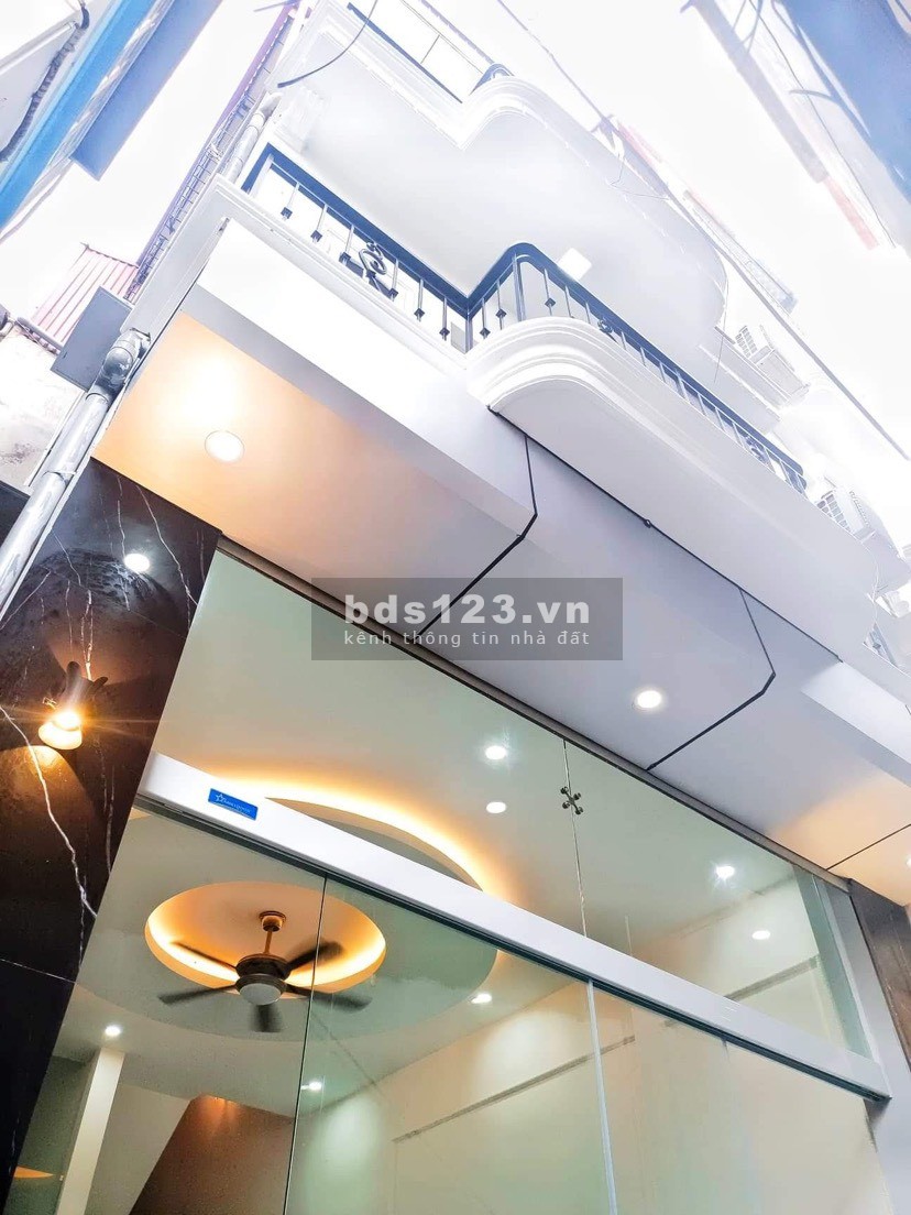 Bán nhà chính chủ tặng đủ nội thất, nhà xây để ở nên chất lượng rất tốt