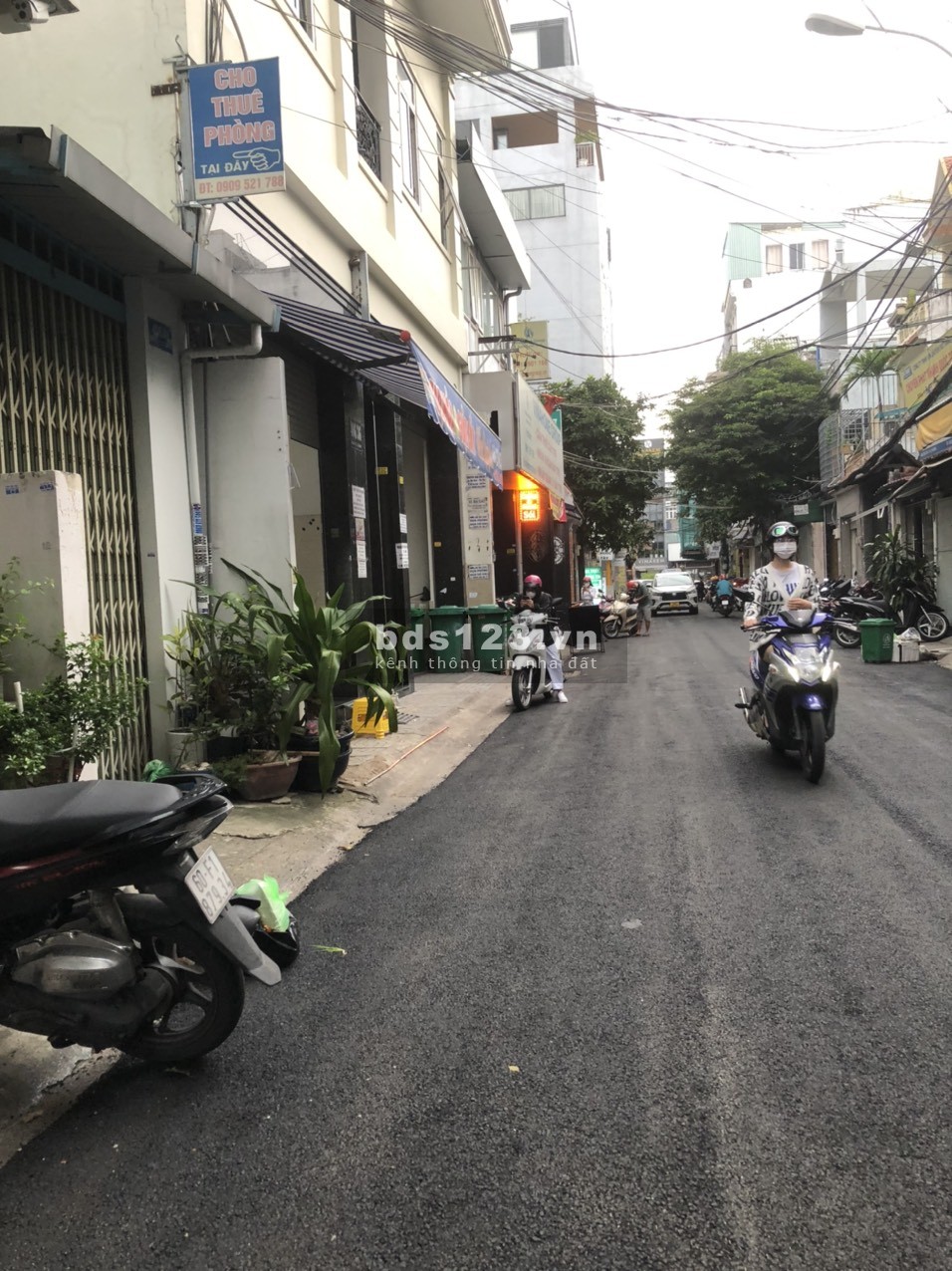 Nhà 4 tầng, đường Cộng Hoà MTKD 6x28, gần đường Hoàng Hoa Thám đi vào vào sân bay nhà gas T3.