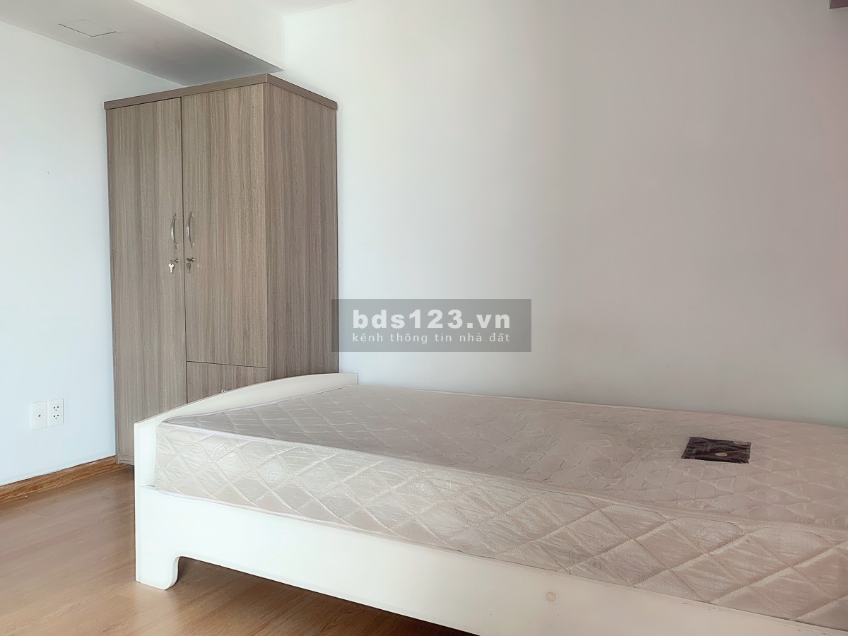 Share phòng với nữ trong căn hộ La astoria 3, dùng wc riêng