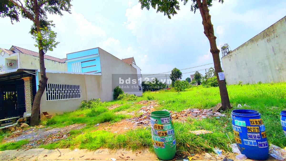Tôi Chủ, Cần Bán 560m2 Đất T/Cư 100%,SHR,Đường nhựa, Gần Trường ĐH Thủ Dầu Một giá 950tr