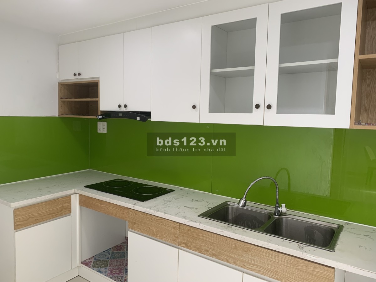 Share phòng với nữ trong căn hộ La astoria 3, dùng wc riêng