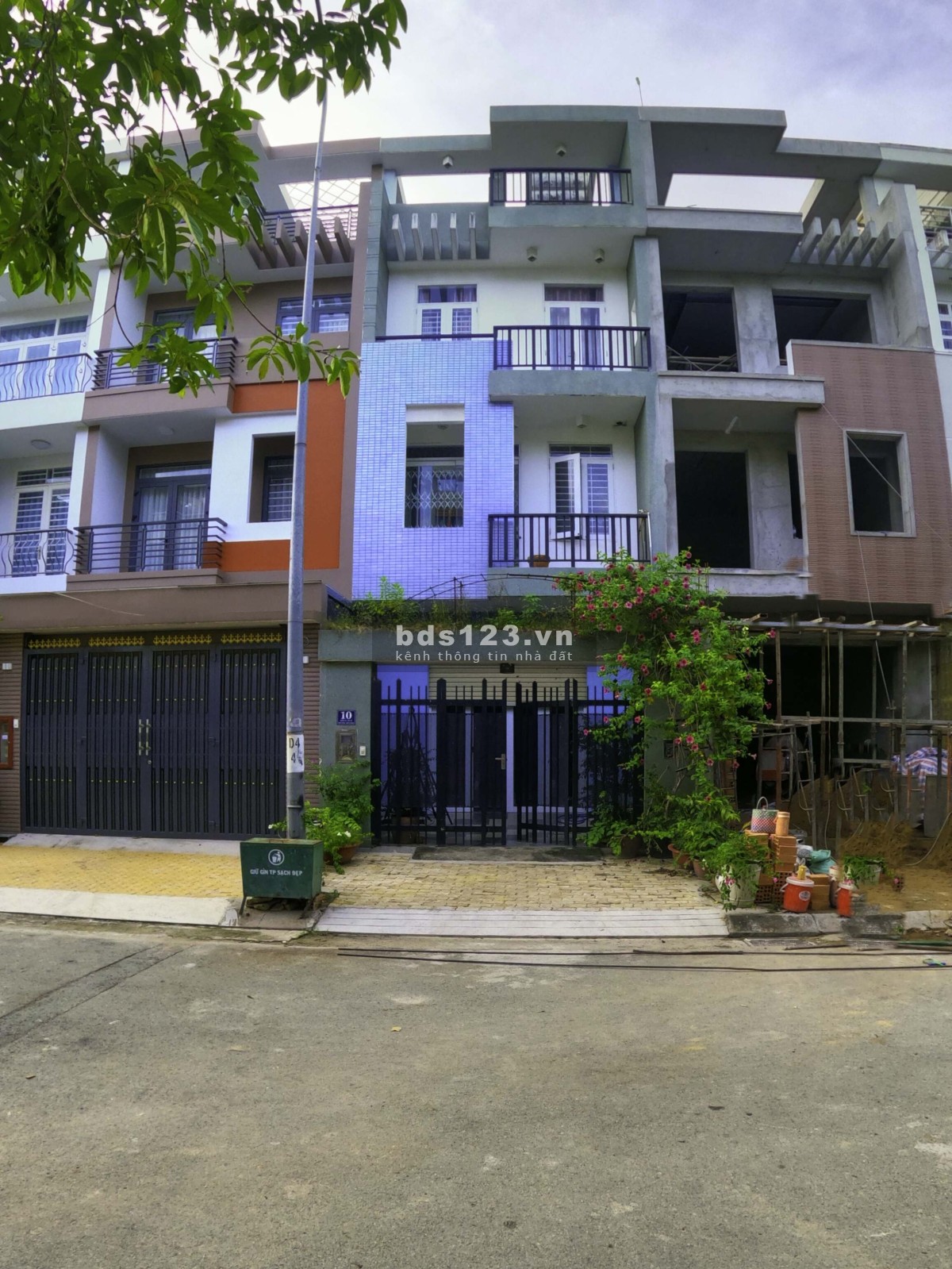 Bán gấp căn nhà riêng khu dân cư Intreco Bình Chánh, giá 11 tỷ đồng